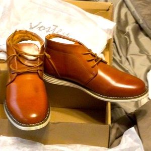 NWT Vostey Milan Mens Ankle Boots Size 9 includes original box in Mint Cond.